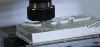 Frezen Aluminium