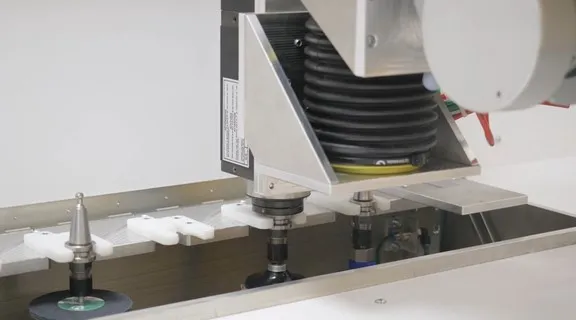 robot schuren aluminium toolwissel